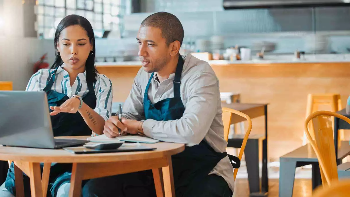 How to Choose the Right HR and Payroll Software for Your Business